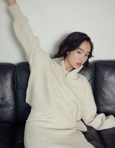 넥밴드 지퍼 스웻 니트