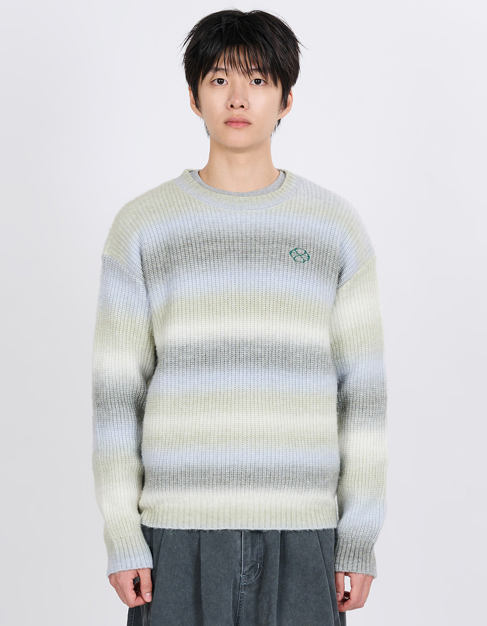 GRADATION STRIPE KNIT SWEATER