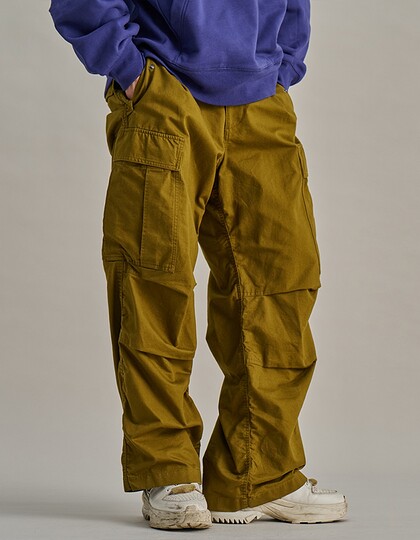 CARGO PARACHUTE PANTS OLIVE