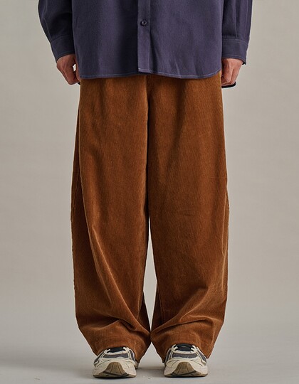 CORDUROY ONE TUCK WIDE PANTS CAMEL