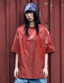 MESH PANELED STRUCTURE T-SHIRTS (RED)