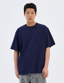 SIDE POUCH EMBROIDED SOFT T-SHIRTS (NAVY)