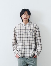 WRINKLED FACE CHECK SHIRTS (CHECK BEIGE)