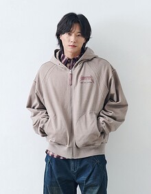SIGNATURE PRINT ZIP UP (PIGMENT BEIGE)
