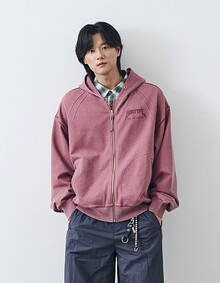 SIGNATURE PRINT ZIP UP (PIGMENT RED)