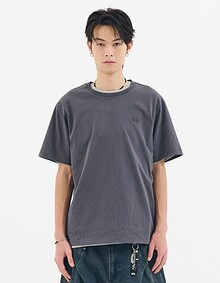 SEMI OVERFIT SYMBOL COMFY T-SHIRT (CHARCOAL)