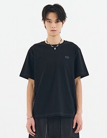 SEMI OVERFIT SYMBOL COMFY T-SHIRT (BLACK)