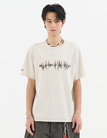 SOUNDWAVE GRAPHIC TEE (OATEAL)