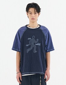 ARCHIVE RUNRUN GRAPHIC RAGLAN TEE (NAVY)