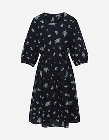 라운드넥 엠보 원피스