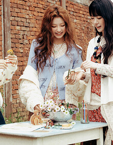 [KiiiKiii 착용] 타이포 전판 자카드 골지 가디건