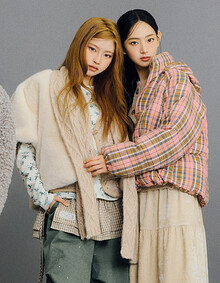 [KiiiKiii 착용] 레이어드 체크 스카프