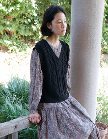 케이블 브이넥 베스트