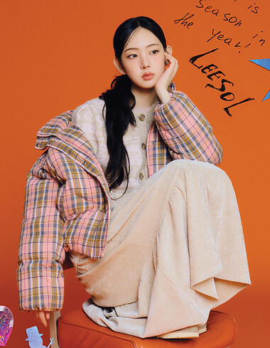 [KiiiKiii 착용] 리본 자카드 니트 가디건