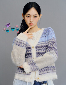 [KiiiKiii 착용] 자카드 브이넥 니트 가디건