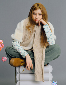 [KiiiKiii 착용] 네프사 니트 머플러