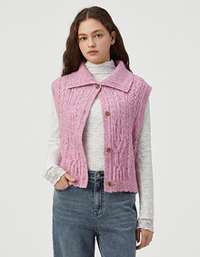 카라넥 케이블 니트 베스트