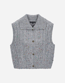 카라넥 케이블 니트 베스트