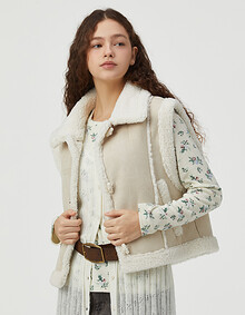 퍼 배색 무스탕 베스트