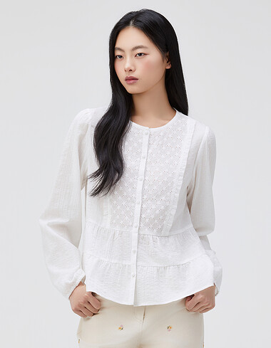 아일렛 배색 프릴 블라우스