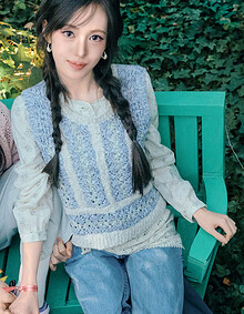 [KiiiKiii 착용] 레이스 믹스 프린트 프릴 블라우스