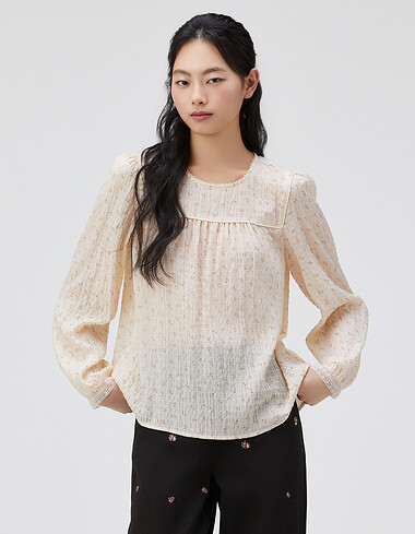 라운드넥 요크 셔링 블라우스