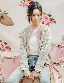 [KiiiKiii 착용] 브이넥 케이블 니트 가디건