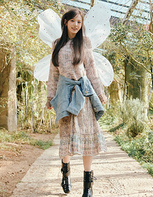 [KiiiKiii 착용] 플라워 브이넥 풀오픈 원피스