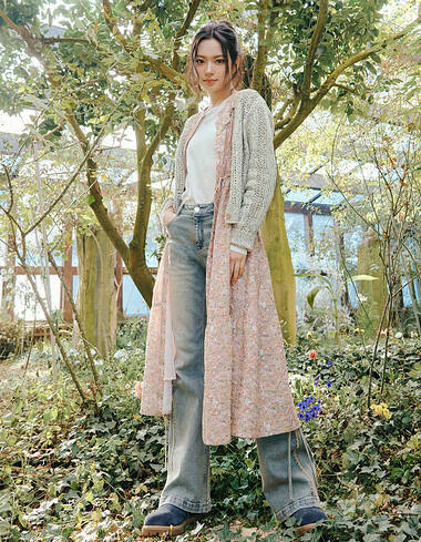 [KiiiKiii 착용] 프릴 요크 풀오픈 원피스