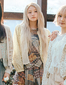 [KiiiKiii 착용] 크로셰 레이스 숄