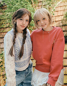 [KiiiKiii 착용] 라운드넥 크로셰 니트 베스트