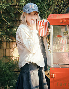 [KiiiKiii 착용] 배색 포인트 프린트 후드점퍼