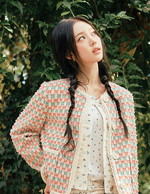 [KiiiKiii 착용] 플라워 프린트 데님 베스트