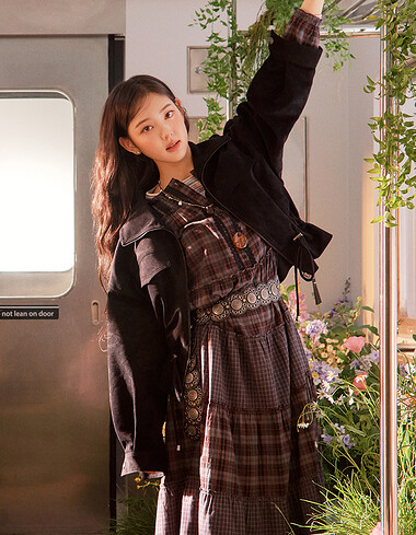 [KiiiKiii 착용] 스웨이드 하이넥 레더 점퍼