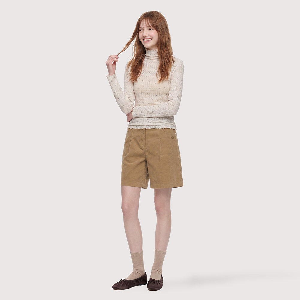 배색 인터록 플러워 패턴 티셔츠